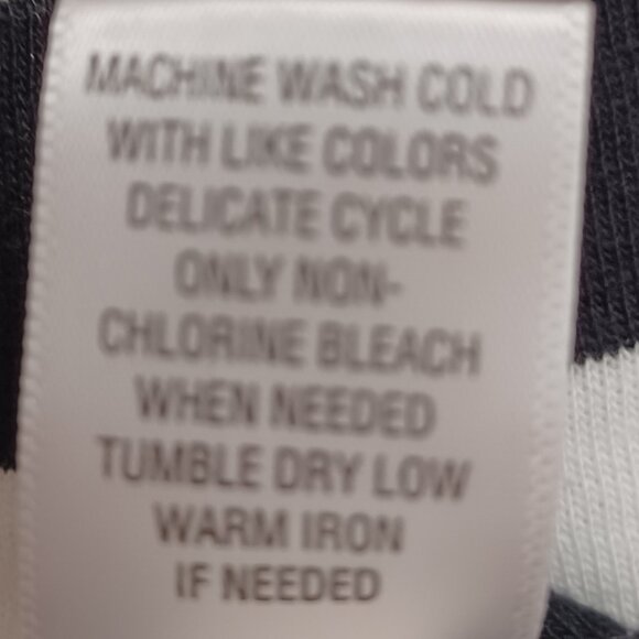 Croft & Barrow Black, White, & Gray Stripped Sweater 60% Cotton Size Medium - Picture 5 of 7